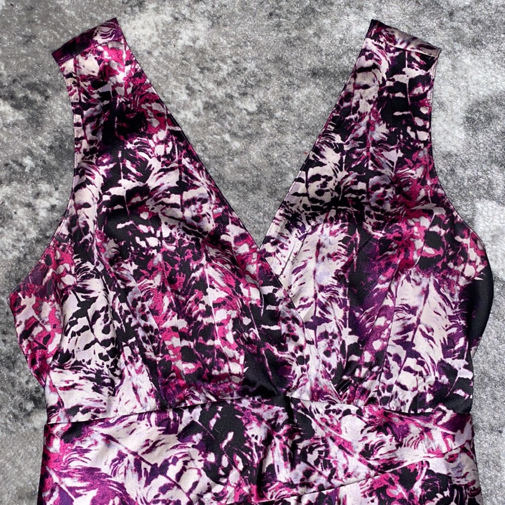 Ann Taylor Pink & purple Feather print V-neck satin blouse